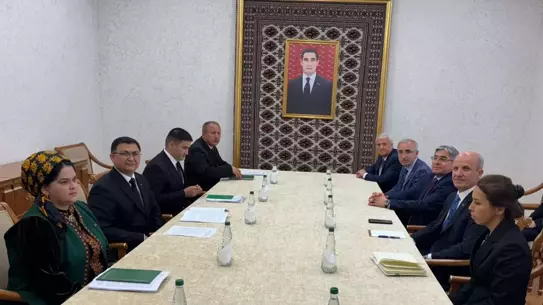 YÖK Başkanı Türkmenistan'da