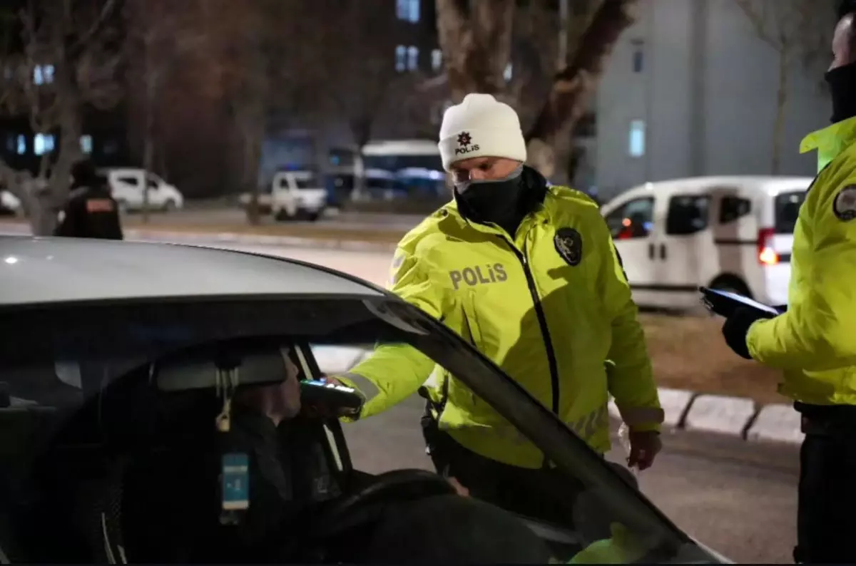 Isparta'da Trafik Denetimi: 4 Sürücüye Ceza