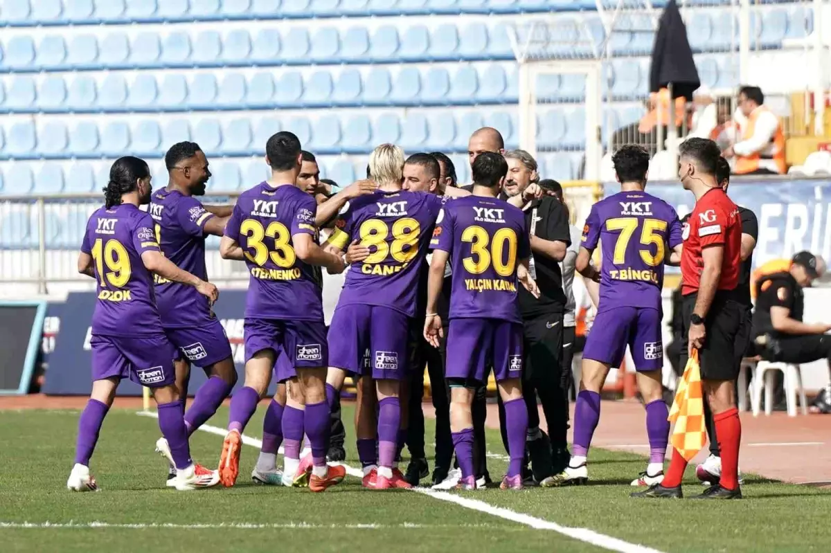 Eyüpspor İlk Yarıda 2-0 Önde