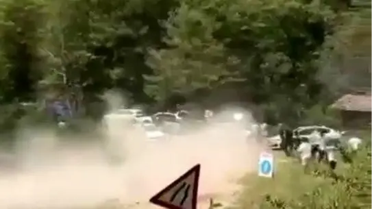 Bursa Ralli Yarışında Kaza: Seyirci Bölgesine Savruldu