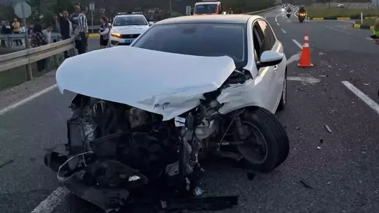Bolu'da Otomobil Çarpışması: 2 Yaralı