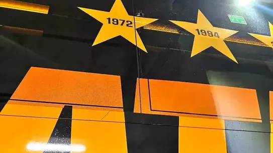 Galatasaray Takım Otobüsüne Taçlı Saldırı