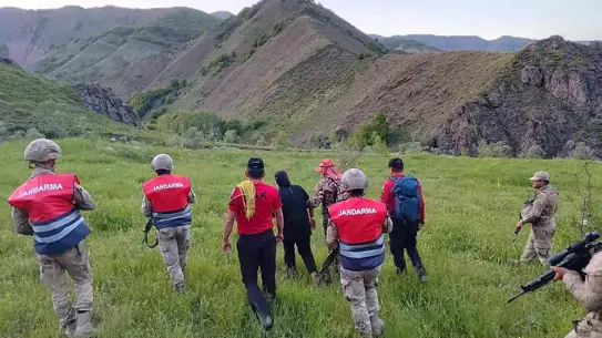 Tunceli'de Çift Yüksekten Düşerek Yaralandı