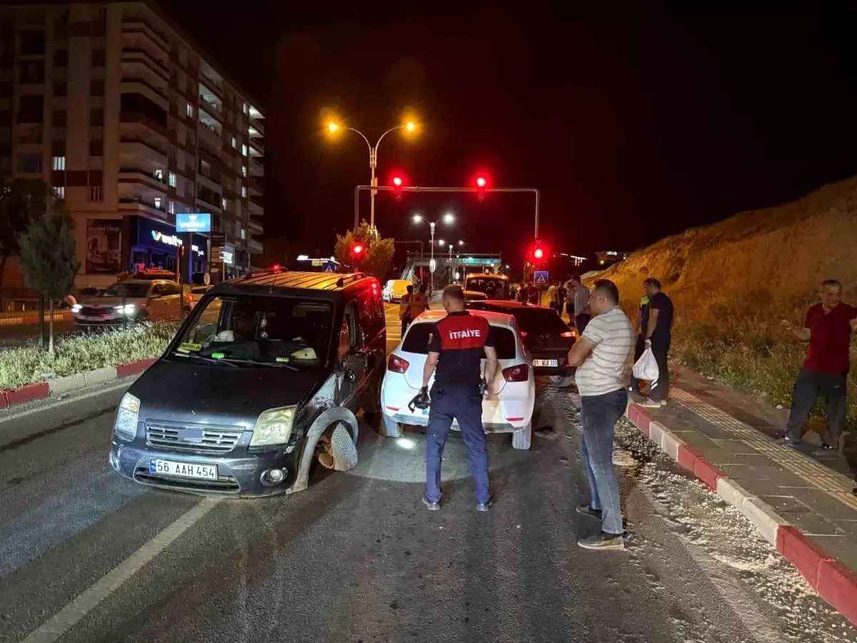 Siirt'te Zincirleme Kaza: 5 Yaralı