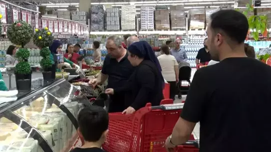 Bayram İndirimi Vatandaşları Marketlere Çekti