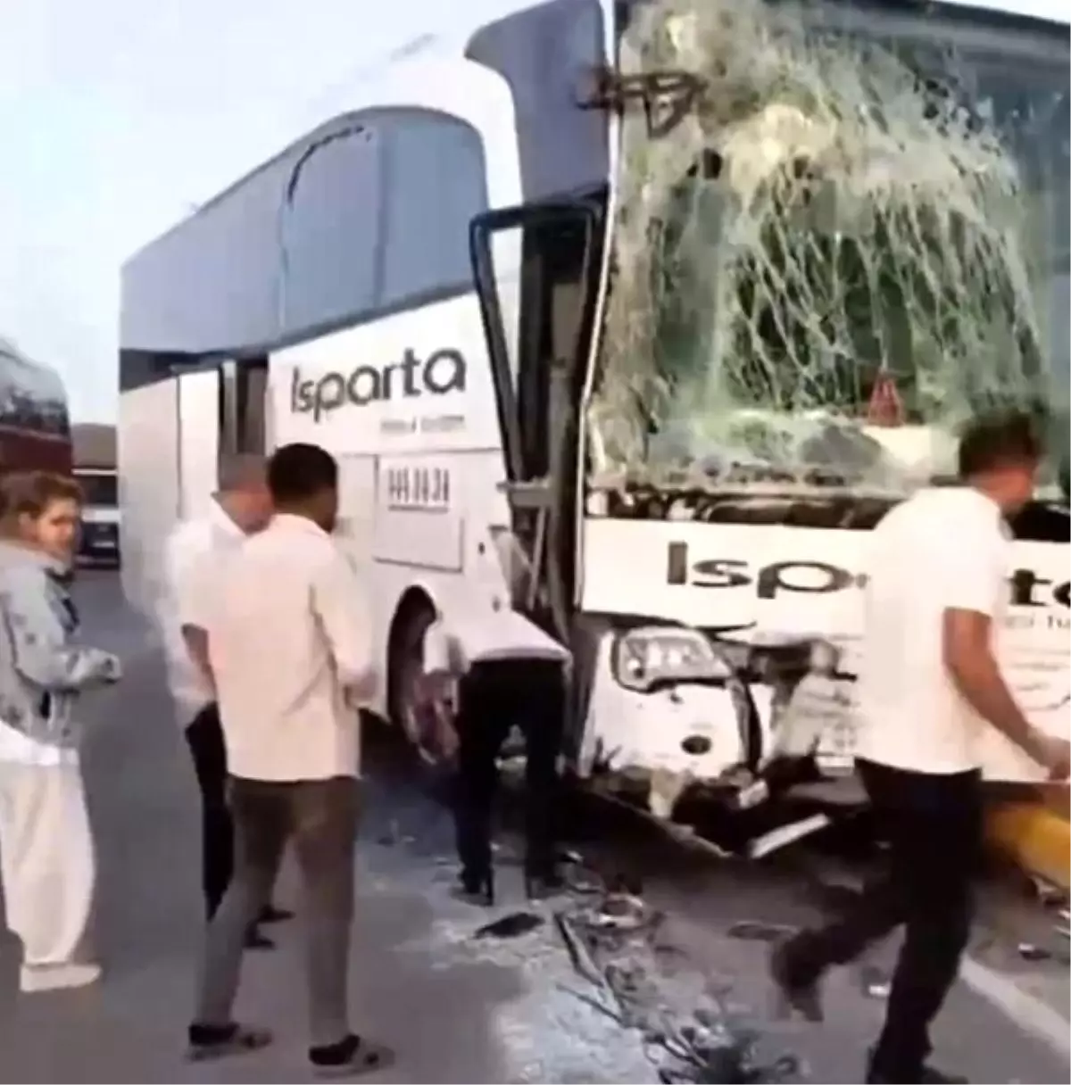 Isparta'da Otobüs Kazası: 27 Yaralı