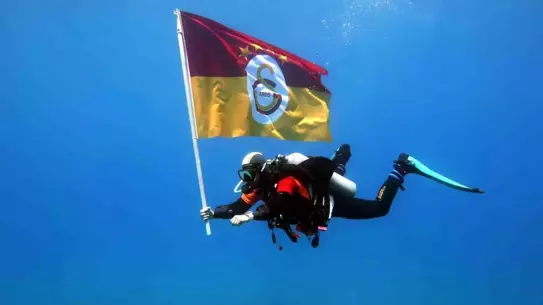 Dalgıçlar Fethiye'de Galatasaray'ı Kutladı