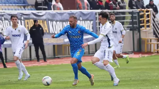 Menemen FK, İki Oyuncusu ile Yollarını Ayırıyor