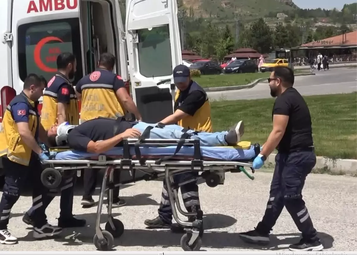 Sivas'ta Trafik Kazası: 6 Yaralı