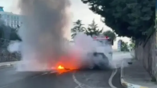 Pendik'te Otomobil Yangını