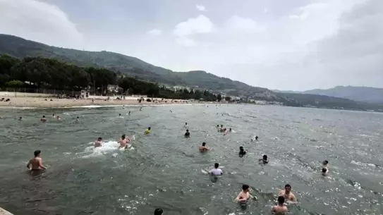 Bursa'da Sıcak Hava Pikniği ve Deniz Keyfi Getirdi
