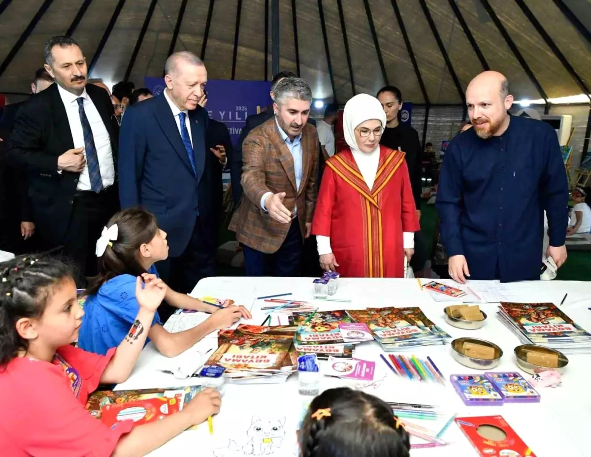 Bakan Yardımcısı Zafer Tarıkdaroğlu, Cumhurbaşkanı Erdoğan'a Etnospor Festivali'nde eşlik etti