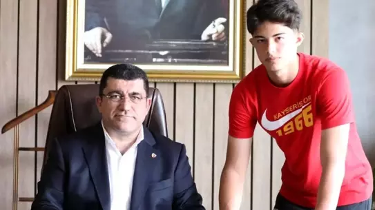 Kayserispor, Kayra Cihan ile Sözleşme İmzaladı