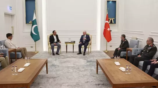 Bakan Güler, Pakistan Komutanı ile Görüştü