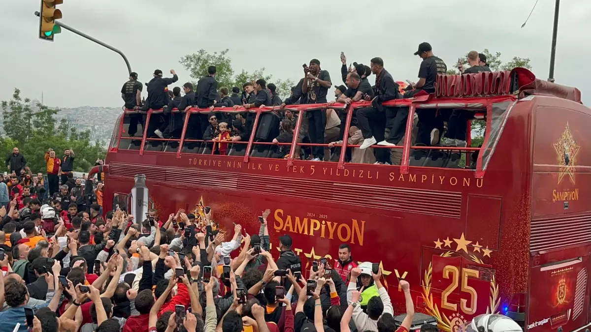 Galatasaray Şampiyonluk Kutlamalarına Gitti