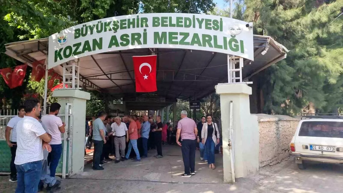 Adana'da Esengül Kaya'nın Cenazesi