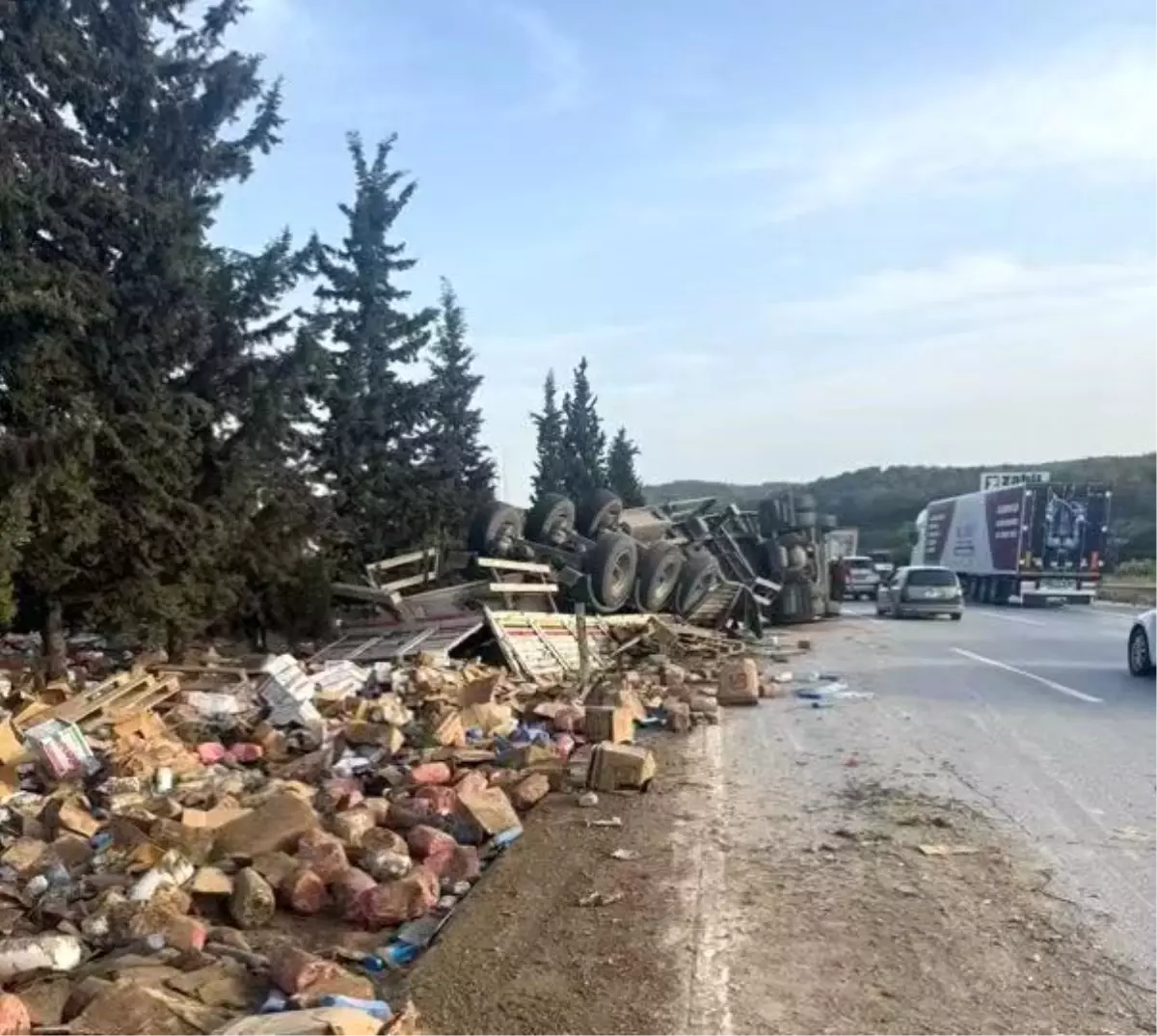 Tarsus'ta Tır ve Otomobil Kazası