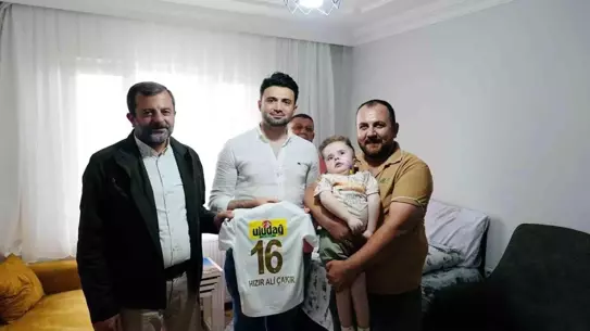 Bursaspor Başkanı Enes Çelik, Küçük Taraftar Hızır Ali'yi Ziyaret Etti