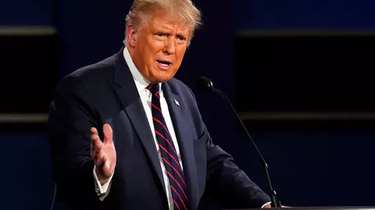 Trump, AB'ye uygulanacak yüzde 50'lik tarifeyi erteledi