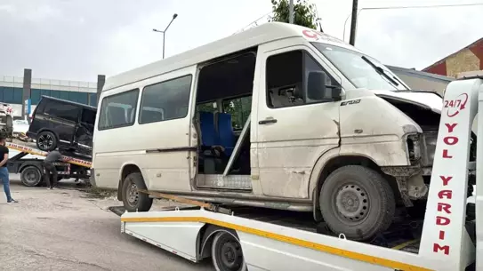 Afyonkarahisar'da Trafik Kazası: 9 Yaralı