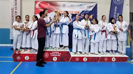 Balıkesir'de karate rüzgârı esti, il seçmeleri nefes kesti