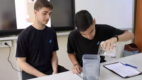 Öğrencilerden SuVita Matarası ile Başarı