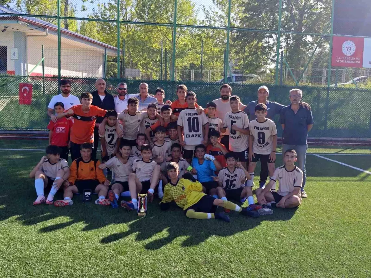 Yolspor U13'te Şampiyon Oldu