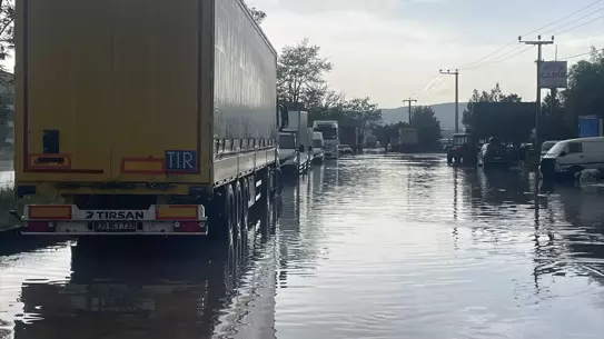 Bolu'da Ani Yağış Zorluk Yarattı