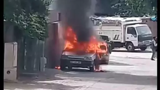 Siverek'te Park Halindeki Araçta Yangın