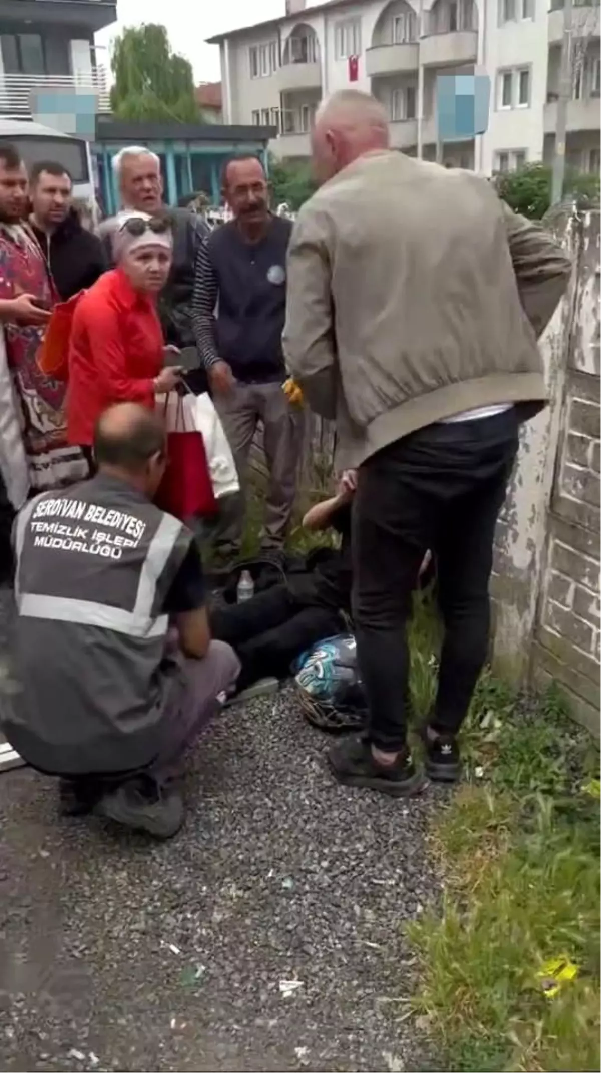 Sakarya'da çöp kamyonu ile motosiklet çarpıştı: Bir yaralı