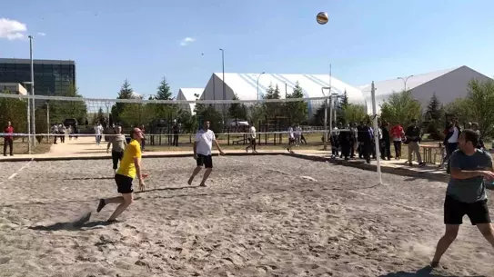 Karaman'da İlk Plaj Voleybolu Turnuvası
