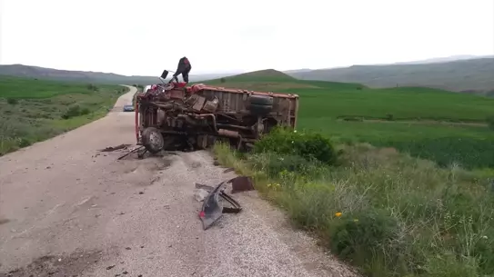 Şarkışla'da Trafik Kazası: 2 Yaralı