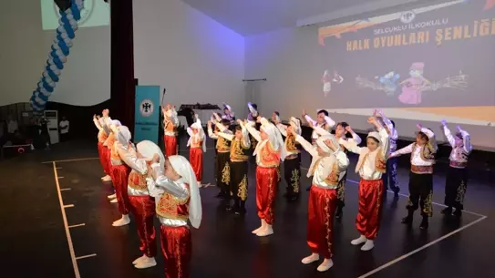 Halk Oyunları Şenliği Coşkusu
