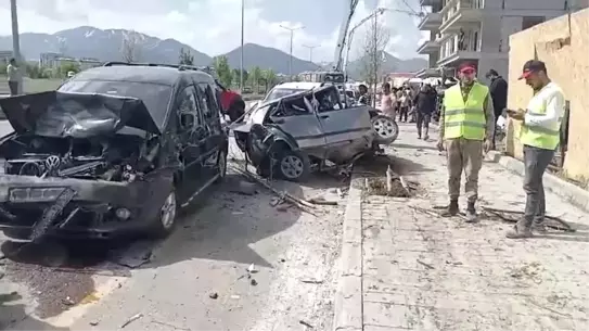 Erzurum'da Freni Boşalan Beton Mikseri Kazası