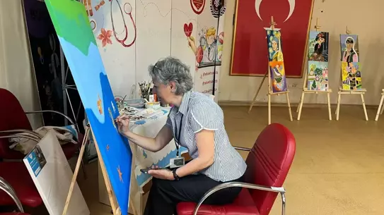 Emekli Öğretmenden Hastane Çocuklarına Destek