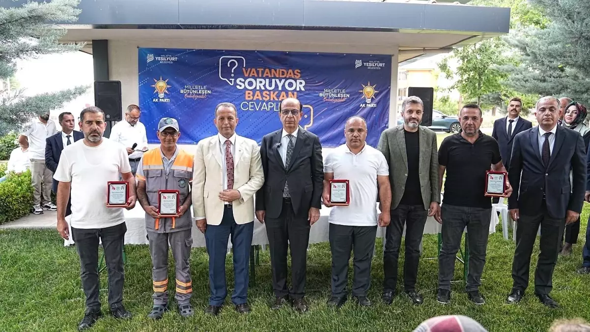 Yeşilyurt'ta 'Vatandaş Soruyor, Başkan Cevaplıyor' Toplantısı Düzenlendi