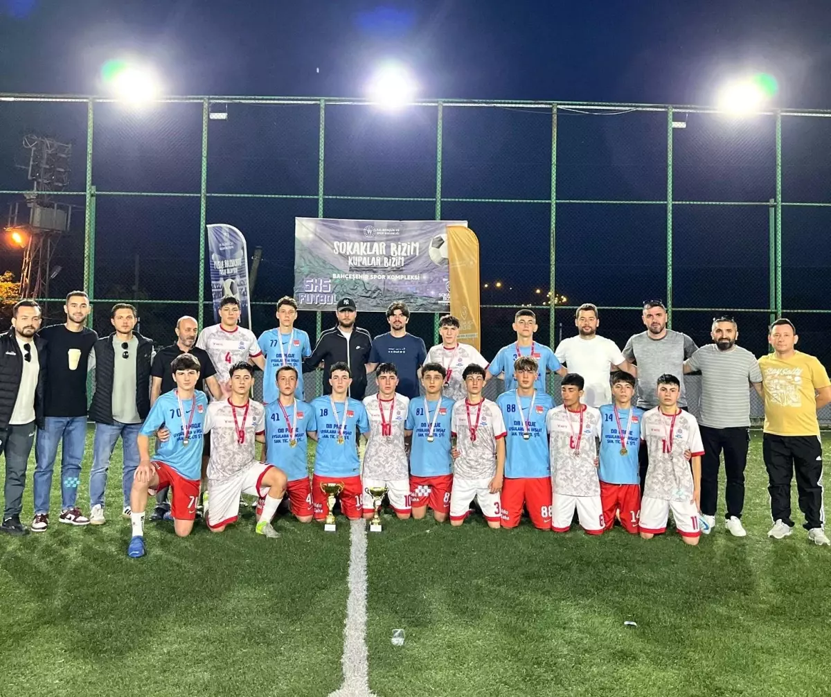 Düzce'de Mini Futbol Kupası Tamamlandı