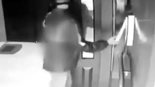 Kurye Kılığındaki Hırsızlar Diyafon Çaldı