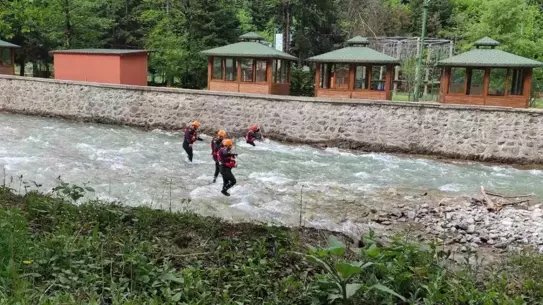 Uzungöl'de Kaybolan Çocuk İçin Arama Devam Ediyor