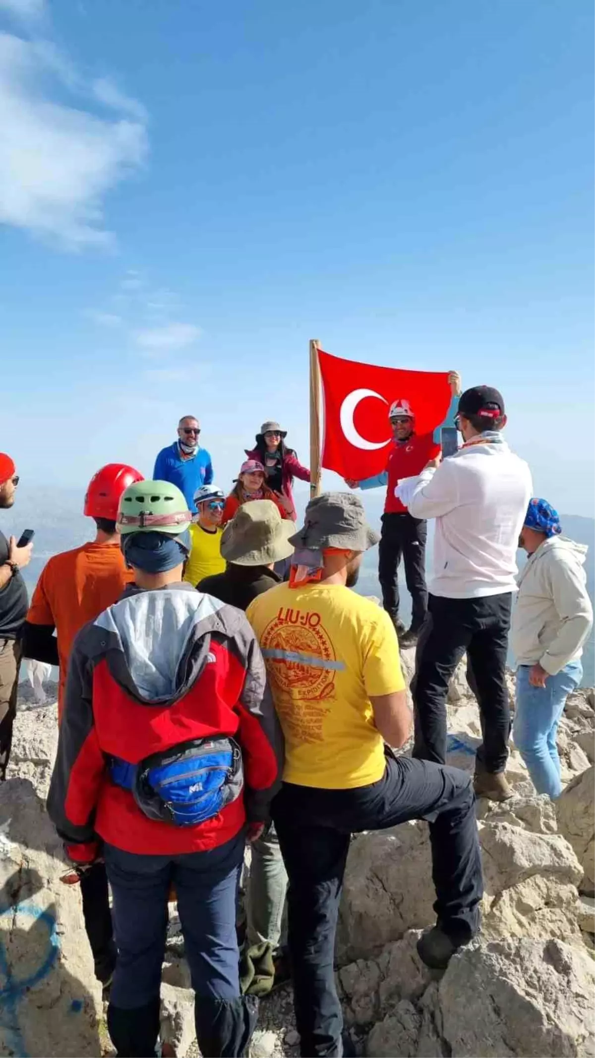 Kırşehirli Dağcılar Dedegöl Zirvesi'ne Tırmandı