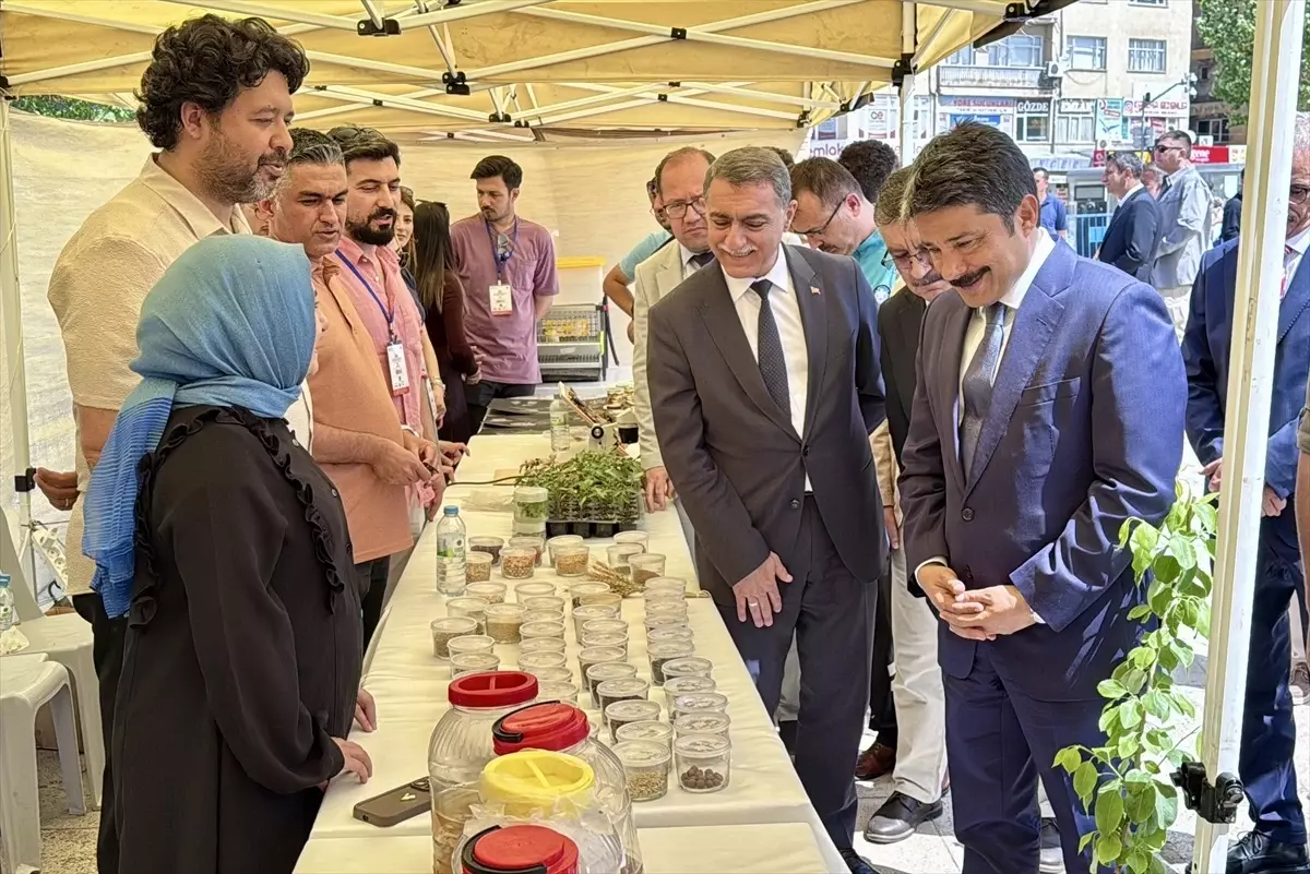 Kırşehir'de Bilim Şenliği Başladı