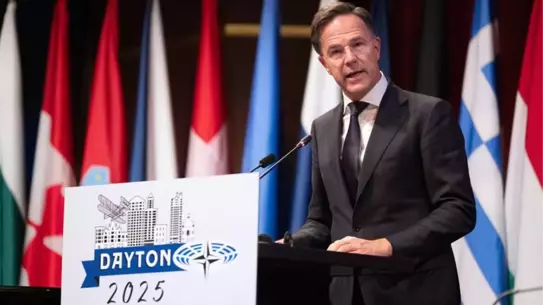 NATO Genel Sekreteri Savunma Harcamalarını Artırmayı Bekliyor
