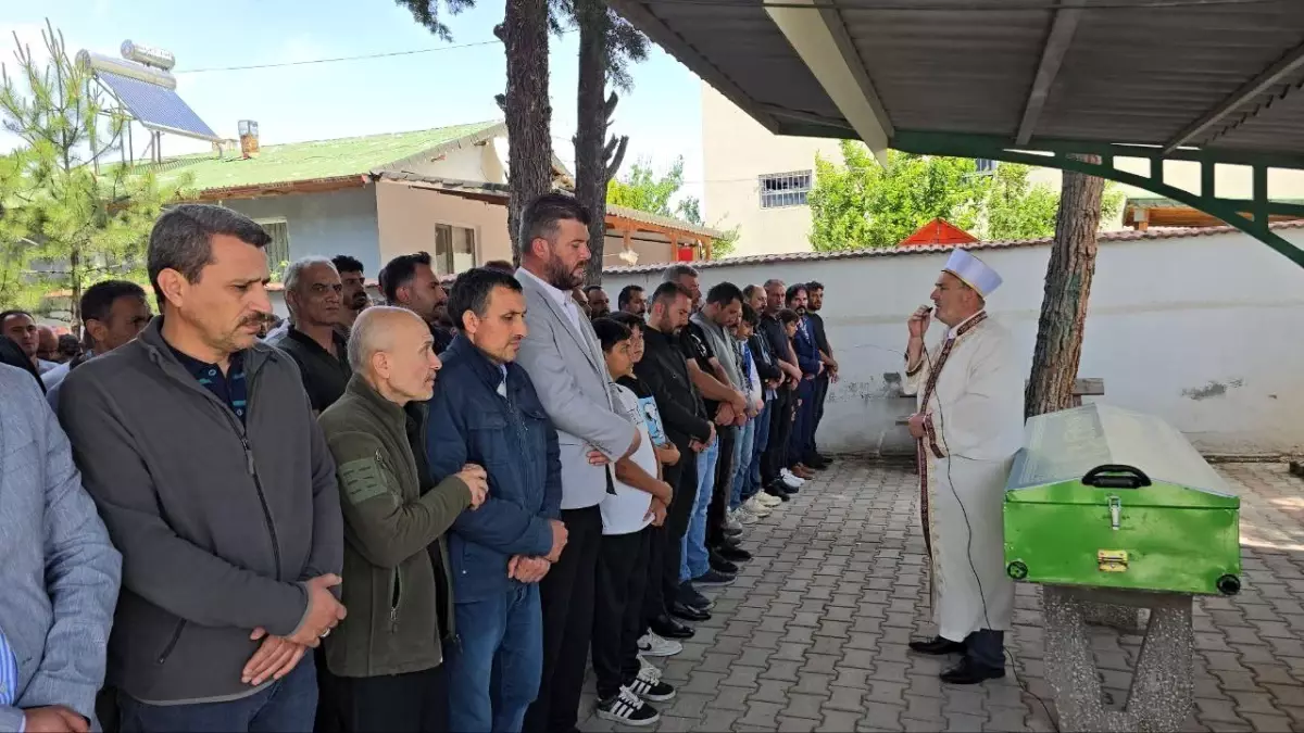 Amasya'da Boğulan Çocuk Son Yolculuğuna Uğurlandı