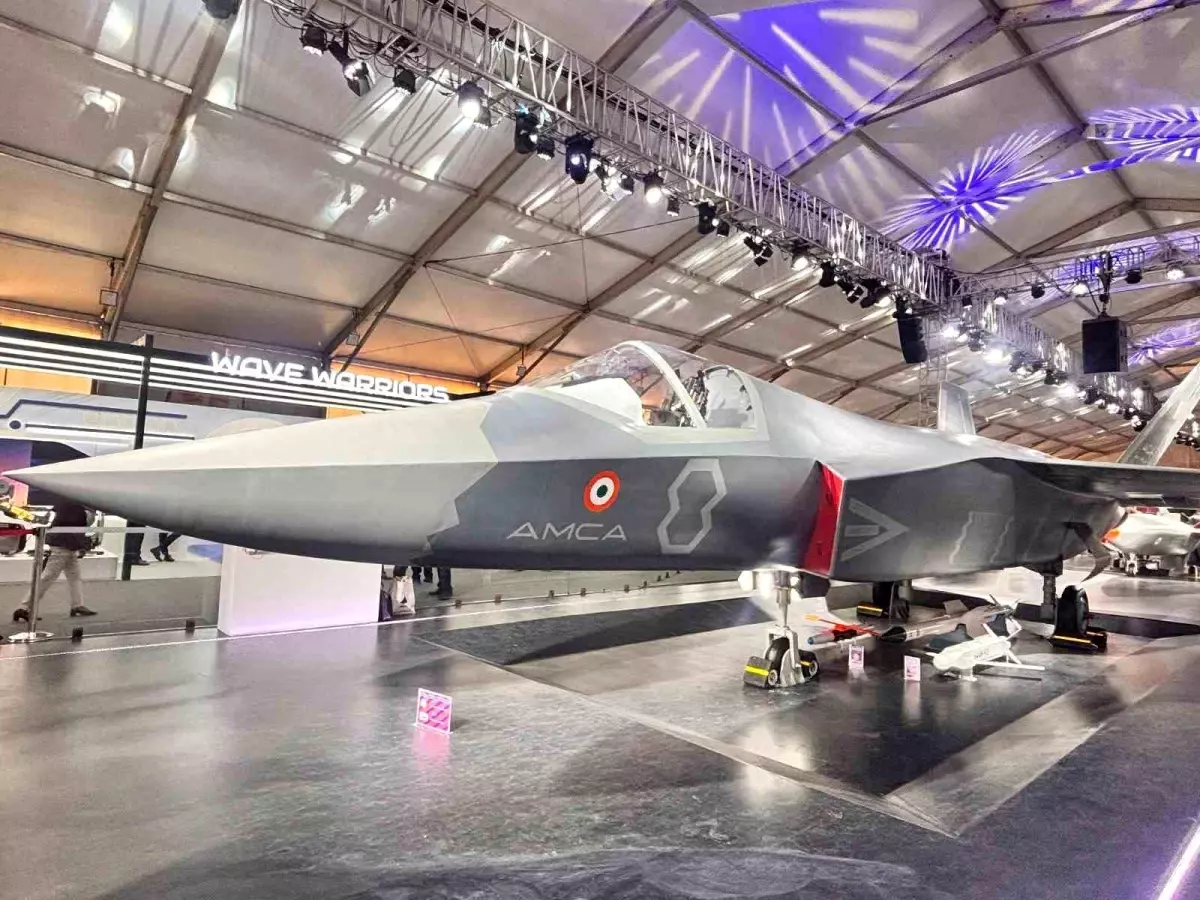 Hindistan'dan Yerli Savaş Uçağı Projesi