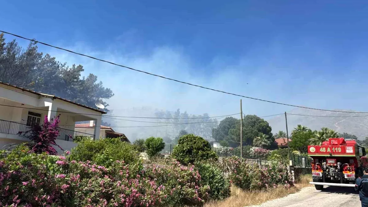 Marmaris'te Orman Yangınına Müdahale Devam Ediyor