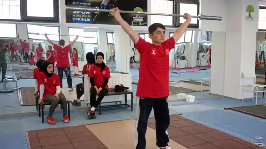 Şehitkamil'de halter kursu açıldı