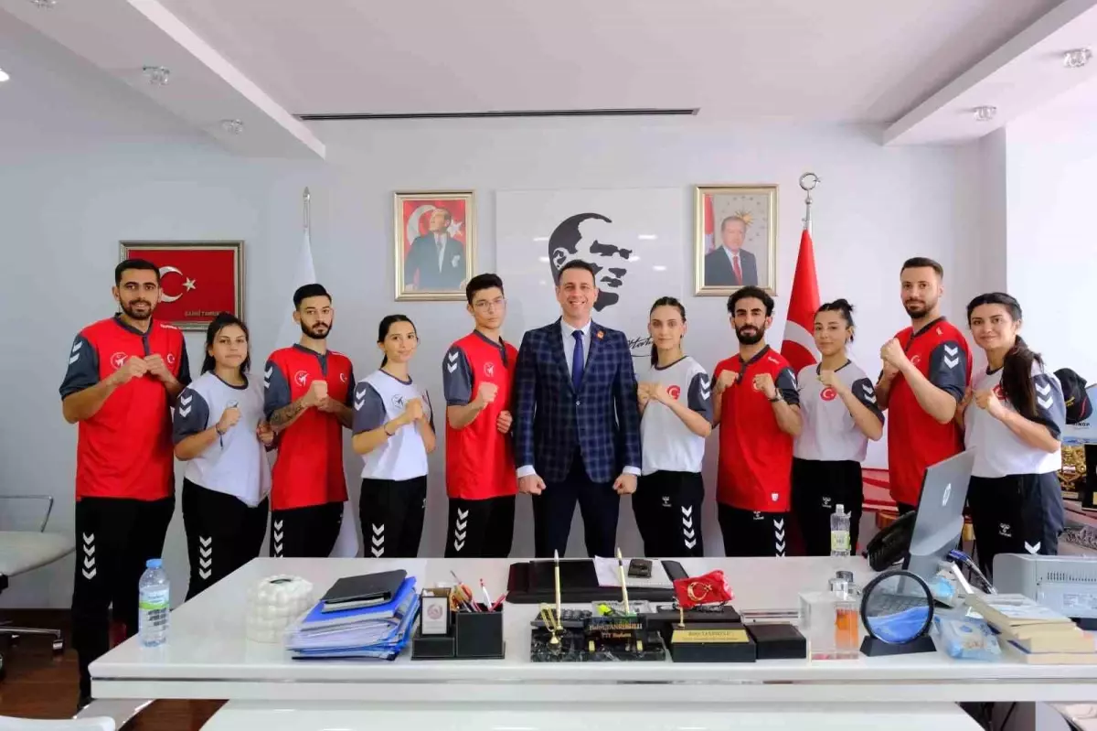İşitme Engelliler Taekwondo Takımı'ndan Ziyaret