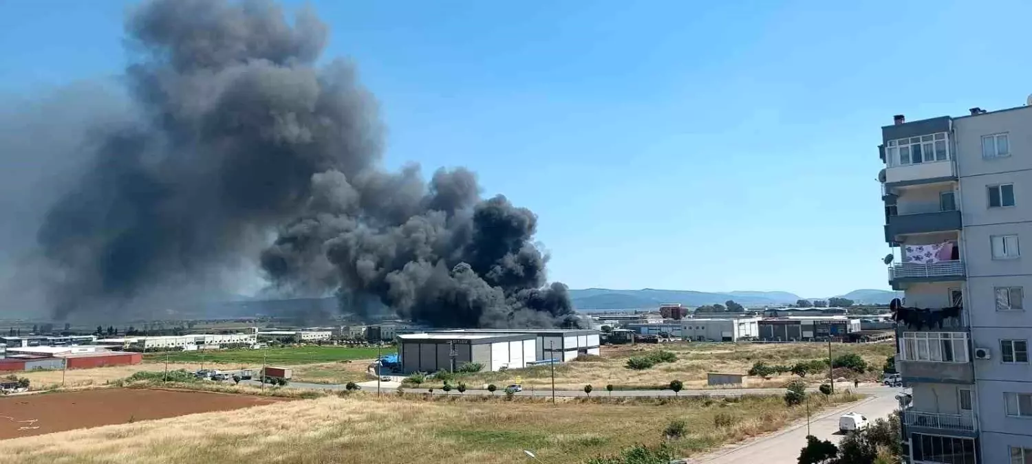 Torbalı'da Fabrikada Yangın Çıktı