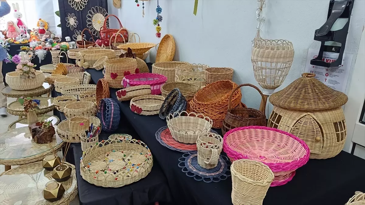 Pazaryeri Halk Eğitim Merkezi Yıl Sonu Sergisi Açıldı