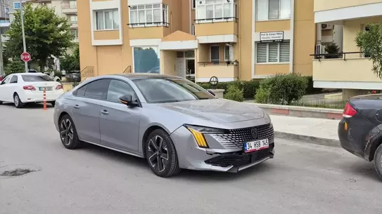 Edirne'de Motosiklet ve Otomobil Çarpıştı